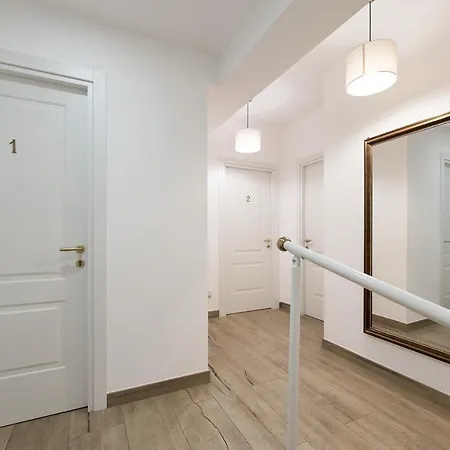 Interno 9 A San Pietro Apartment