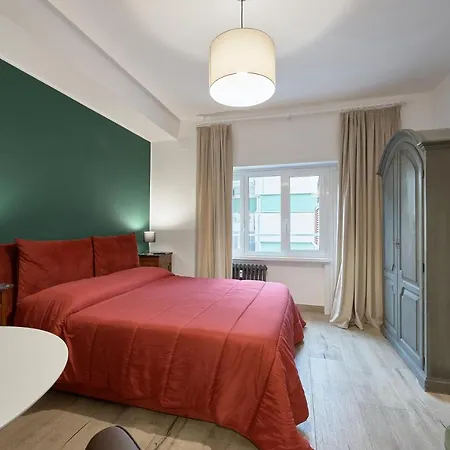 Interno 9 A San Pietro *