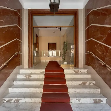 Interno 9 A San Pietro Rome