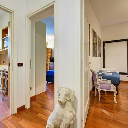 Interno 9 A San Pietro רומא